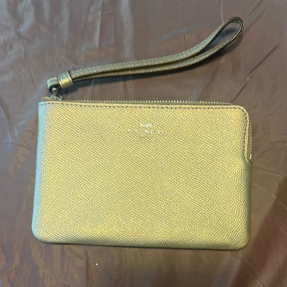 Coach Corner Zip Metallic Gold Textured Saffiano Leather Wristlet Pouch - Picture 2 of 7